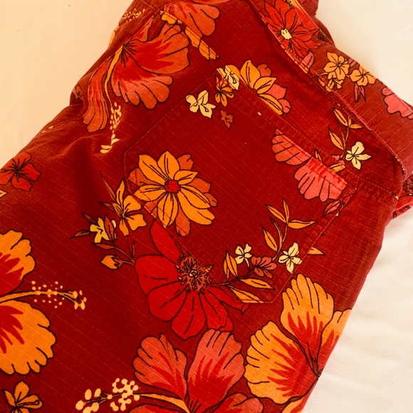 Hawaiian floral shorts - Picture 4 of 4